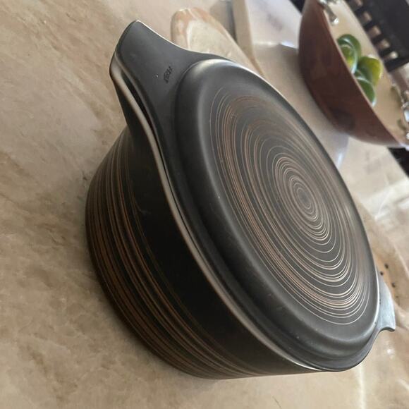 Pyrex Terra matte black and brown striped 485 B 2-1/2Qt covered casserole - Picture 5 of 12